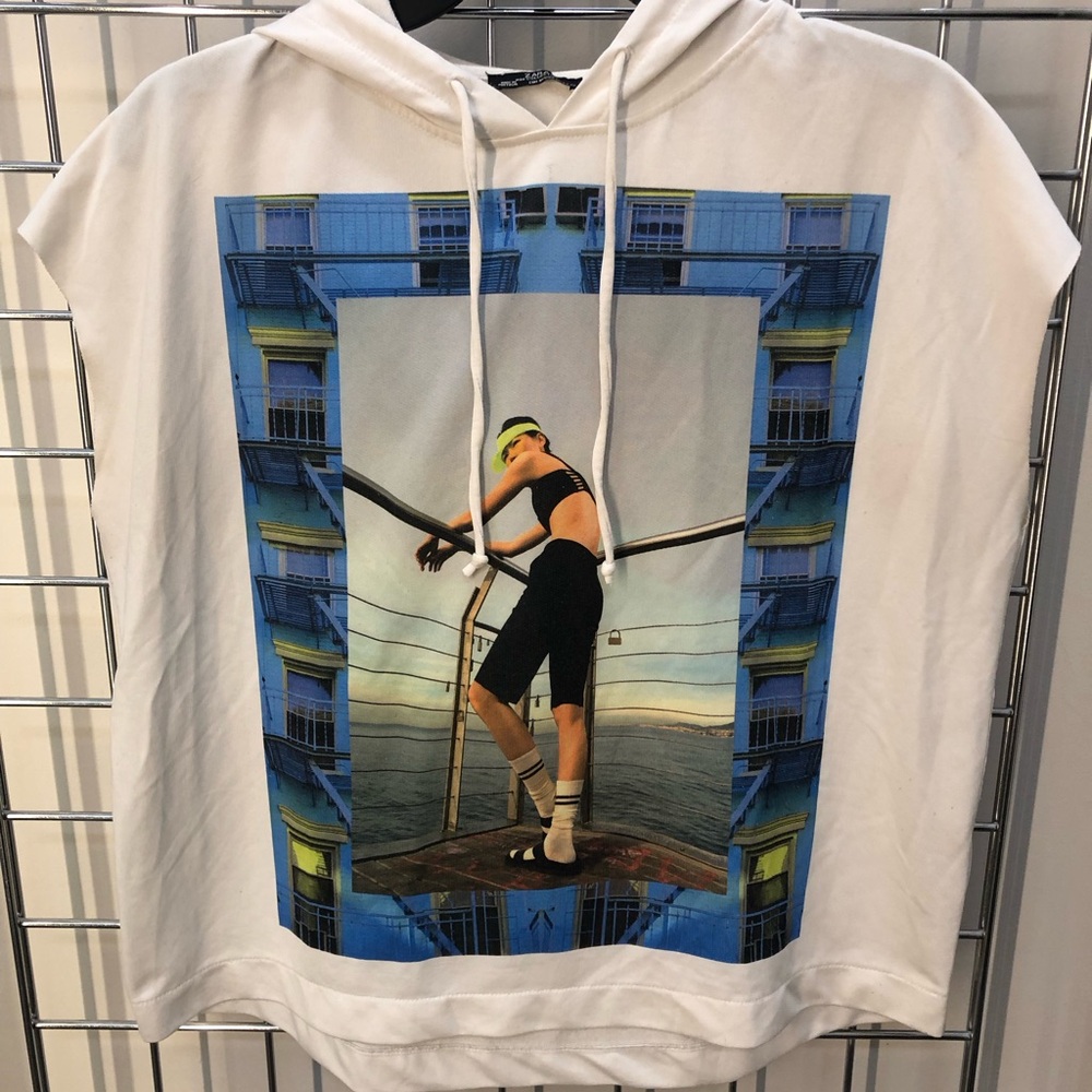 Zara White Hoodie with Blue and Yellow Graphic